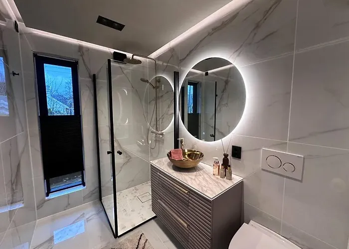 Eksklusiv Enebolig Med Jacuzzi Villa *