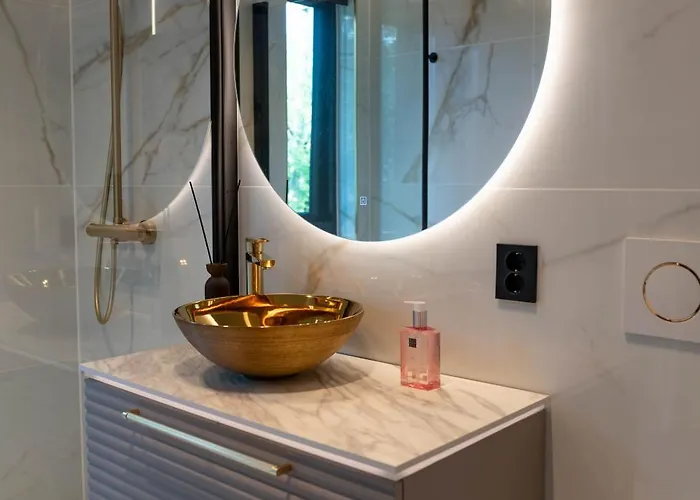 Eksklusiv Enebolig Med Jacuzzi Villa